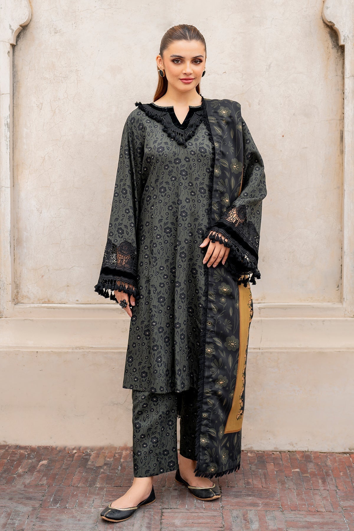 Baroque 3PC Karandi Printed Shirt with Karandi Printed Dupatta and Trouser – ZC831