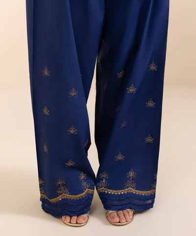 Sapphire Lawn 3PC Embroidered with Digital Printed Dupatta – ZC1001