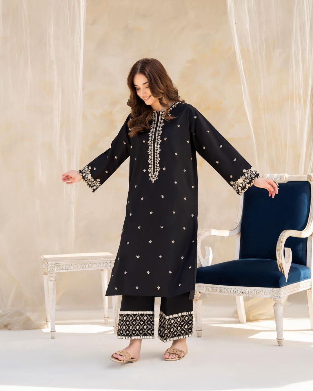 Unstitched 2PC embroidered lawn suit -NF - DE 1137