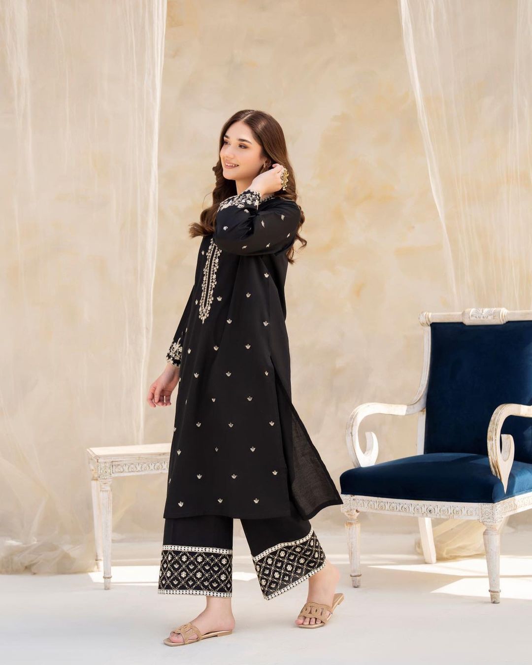 Unstitched 2PC embroidered lawn suit -NF - DE 1137