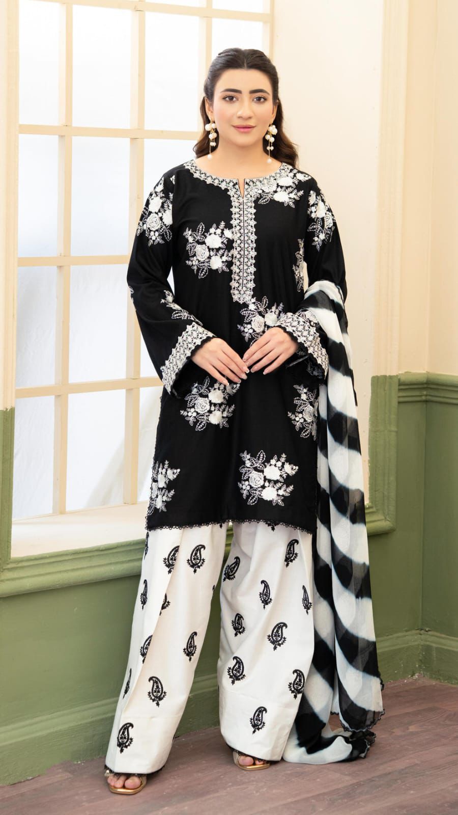 Unstitched 3PC Embroidered Lawn Suit - NF - 1024