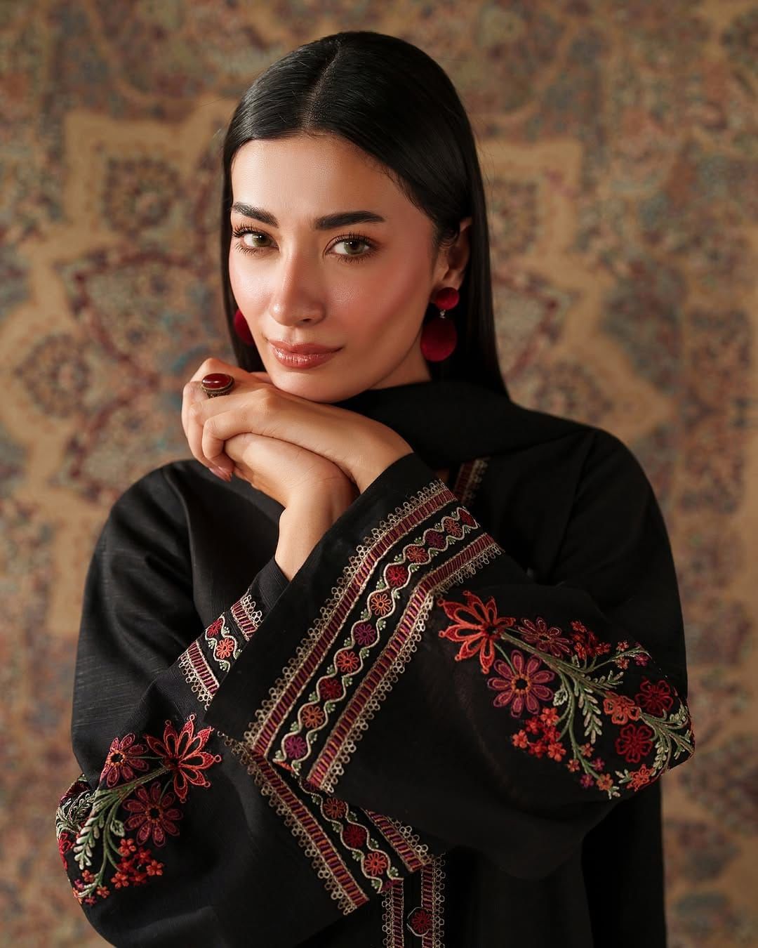 Unstitched 3PC Embroidered Lawn Suit - NF - 1011