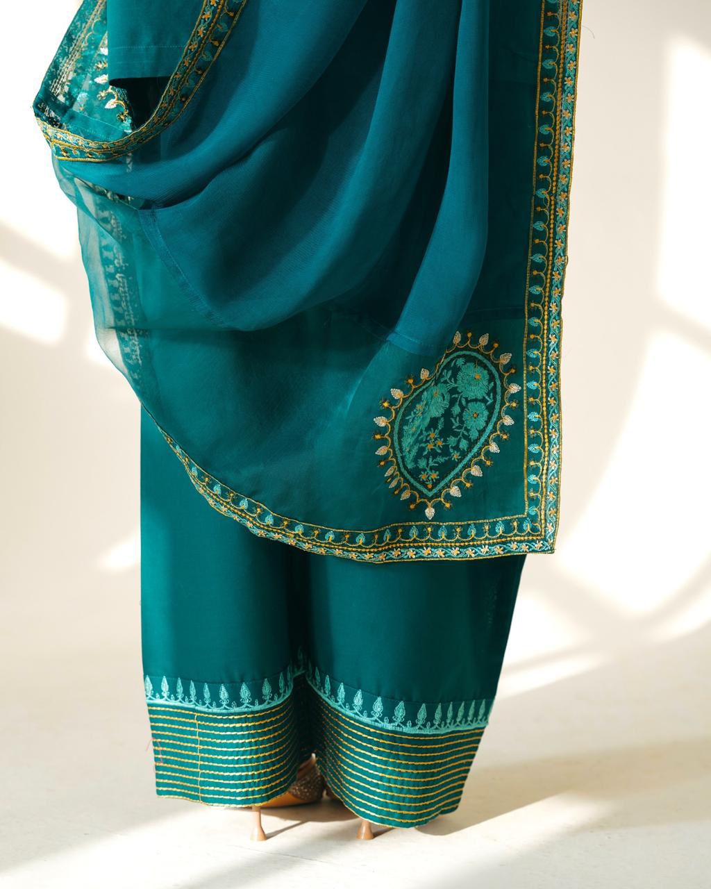 Unstitched 3PC Embroidered Lawn Suit - NF - 1131