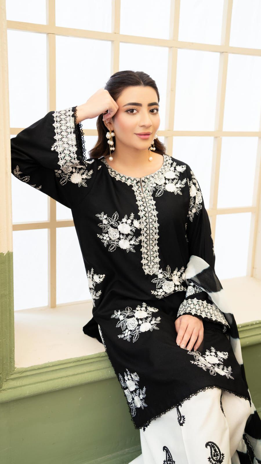 Unstitched 3PC Embroidered Lawn Suit - NF - 1024