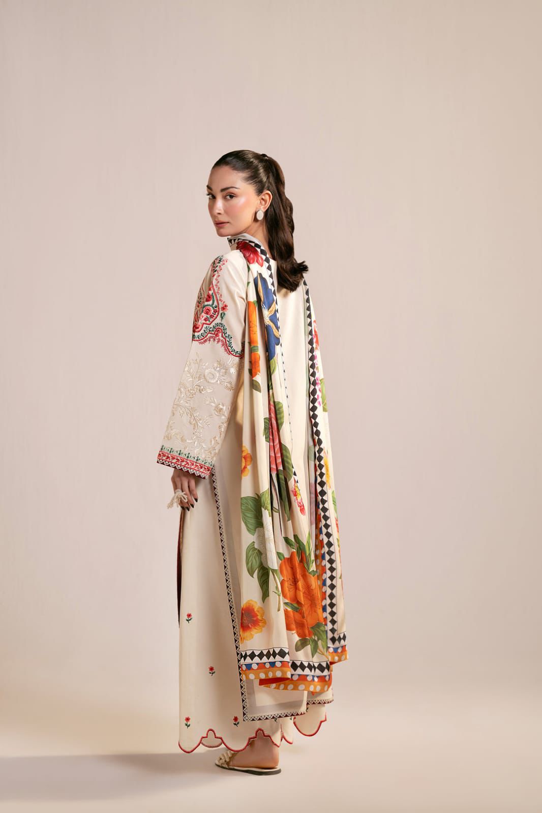 Unstitched 3PC Embroidered Lawn Suit - NF - 1152