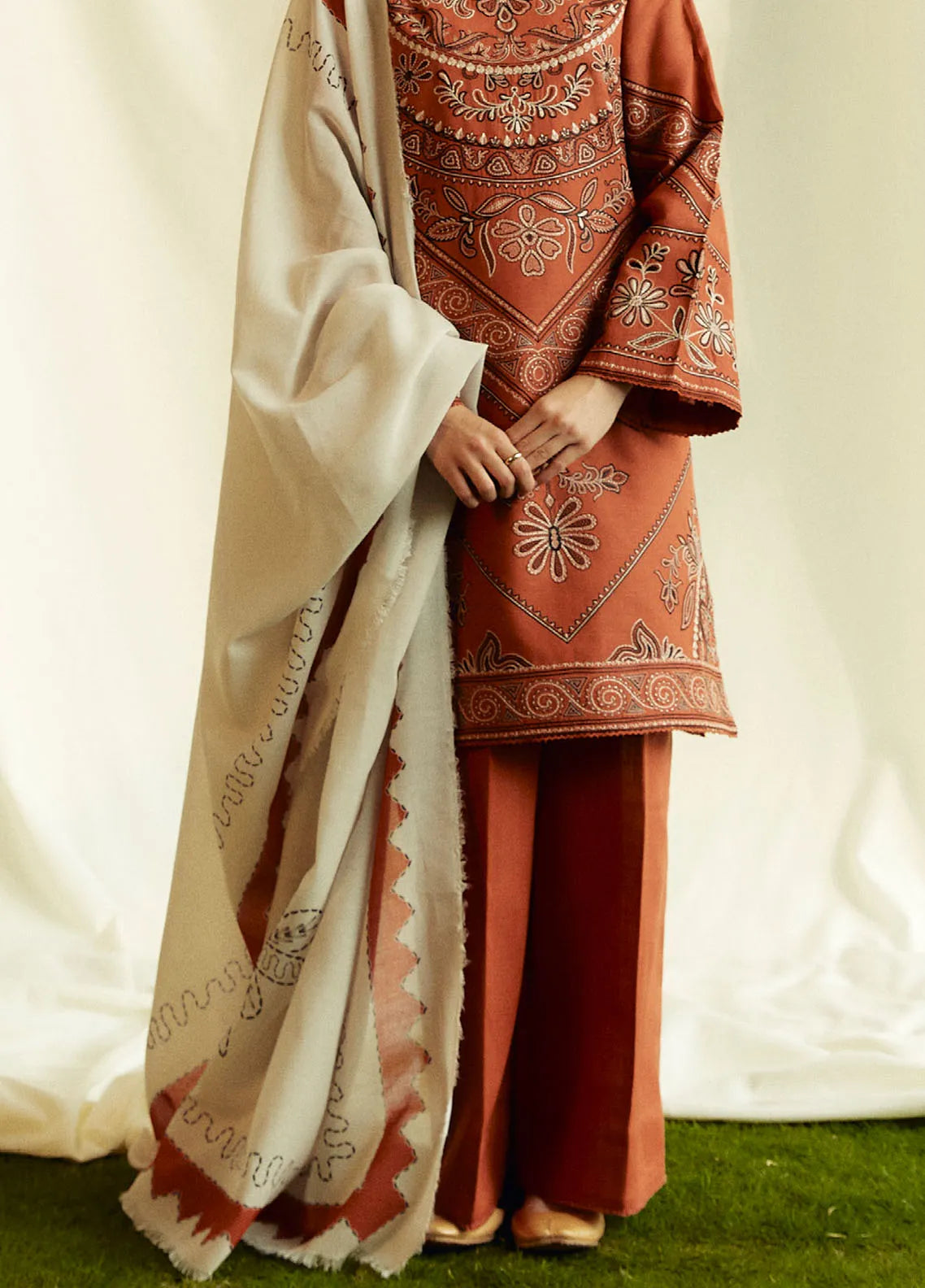 Zara Shahjahan 3PC Dhanak Embroidered Shirt with Digital Printed Shawl – ZC280