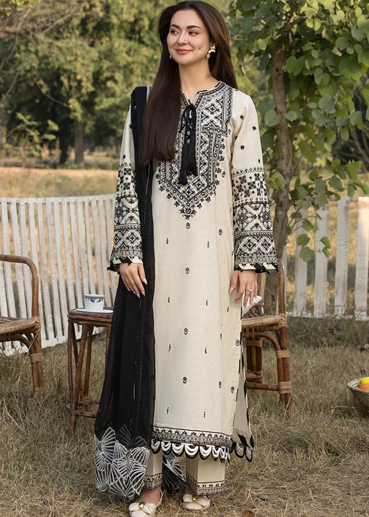 3PC Lawn Embroidered Shirt With Organza Embroidered Dupatta- SS 5166