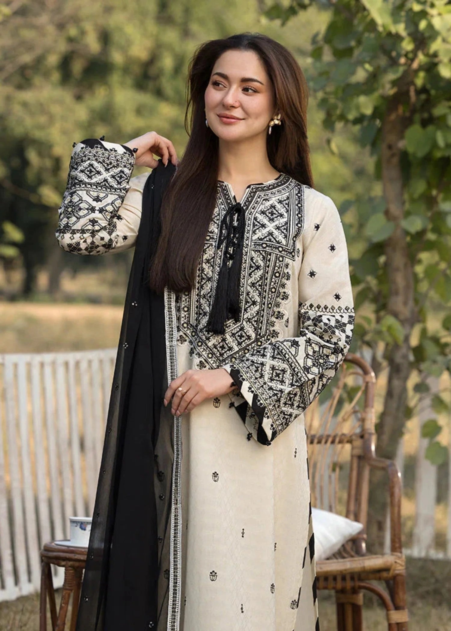 3PC Lawn Embroidered Shirt With Organza Embroidered Dupatta- SS 5166